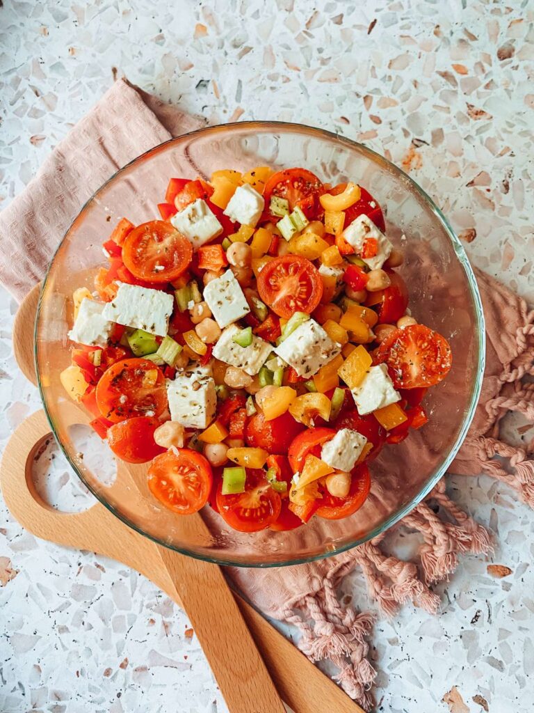 Σαλάτα με ρεβίθια, φέτα και πολύχρωμες πιπεριές! | nutrition hοme