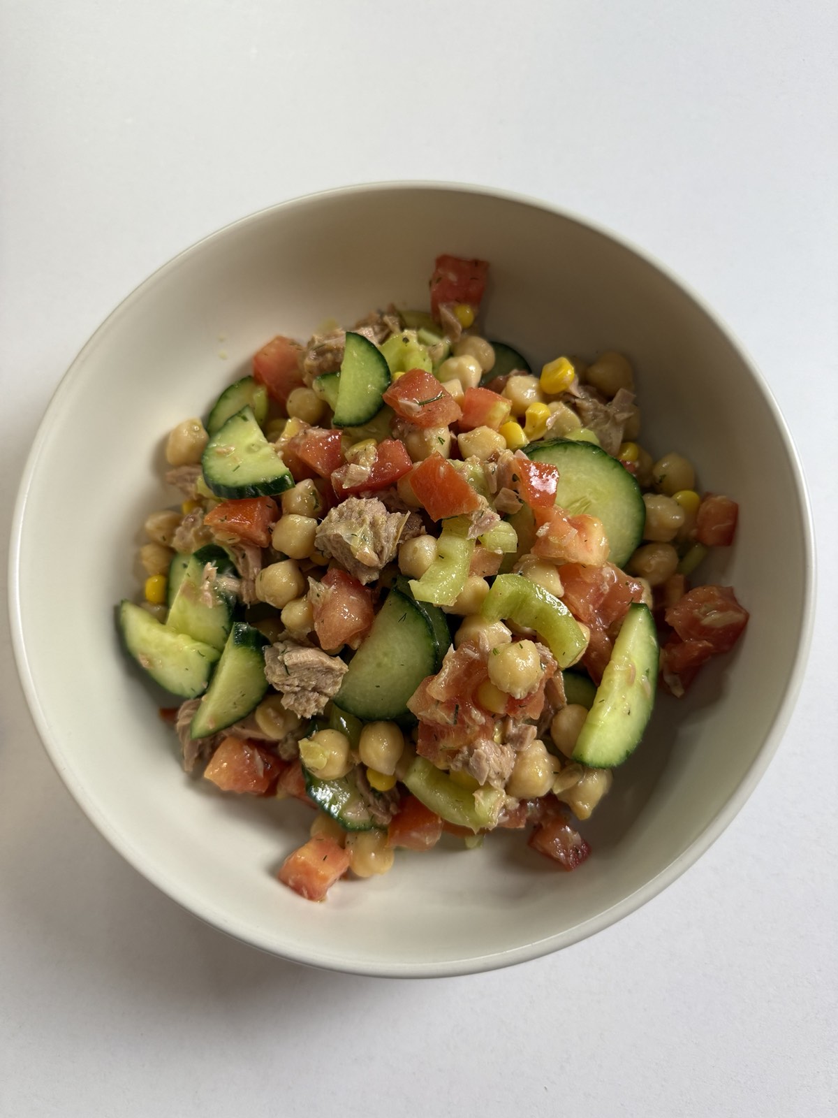 nutrition, nutritionhome, nutrition home, nutritionist, dietitian, salad, chickpeas, chickpeasalad, summer salads, easy recipes, healthy, weight loss, Pescetarian, σαλάτα, υγιεινές σαλάτες, σαλάτα με ρεβίθια και τόνο, διατροφή, διατροφολόγος, διαιτολόγος