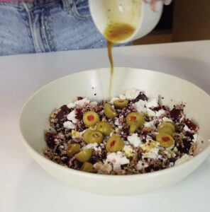 nutrition home, nutrition, nutritionhome, nutritionist, dietitian, easy recipes, healthy recipes, salad, heathly salads, veguary, vegan january, vegetarian, σαλάτα, σαλατα με κινόα, παντζάρι, ανθότυρο, ελιές, χορτοφαγική σαλάτα, διαιτολόγος, διατροφολόγος